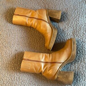 Steve Madden platform mid height boots